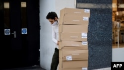 Managerii societăţilor comerciale estimează creștere a preţurilor de vânzare cu amănuntul.