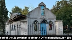 Пашкоджаная ў выніку расейскага ракетнага ўдару царква ў Запарожжы
