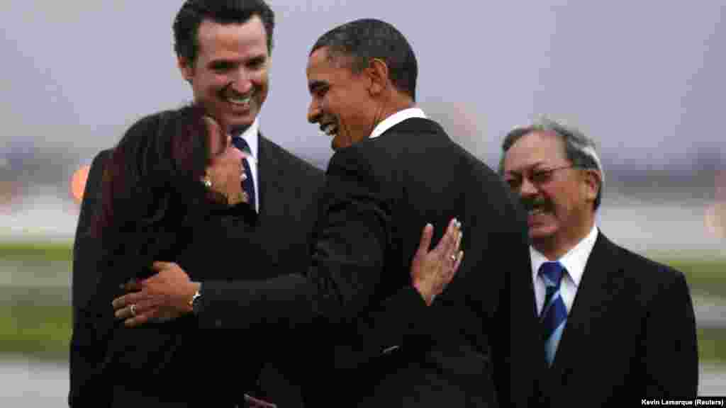 2011. február 17-én Barack Obama akkori amerikai elnök melegen üdvözli Harris kaliforniai főügyészt. Harris pályafutását San Francisco kerületi ügyészeként kezdte, ahol 2004–2011 között szolgált, mielőtt kinevezték Kalifornia főügyészévé