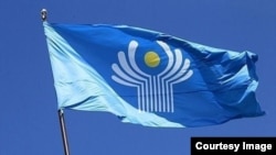 ԱՊՀ լոգոն դրոշի վրա