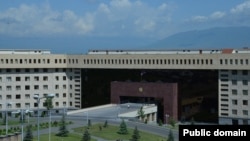 Հայաստանի պաշտպանության նախարարության շենքը, արխիվ