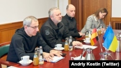 Зураб Адеишвили (слева) и генпрокурор Украины Андрей Костин в Германии