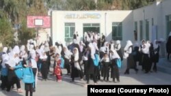 حکومت طالبان تنها به دختران دانش آموز اجازه داده است تا صنف ششم به مکتب بروند و درس بخوانند.