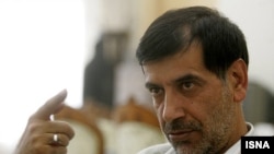 محمد رضا باهنر می گوید: آژانس مكلف است سوخت راکتور تحقیقاتی تهران را كه در حال تمام شدن است به ما برساند.