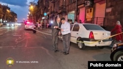 Իրավապահները ավտովթարի վայրում, արխիվ
