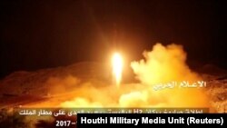تصویر برگرفته از ویدئوی مربوط به پرتاب موشک به سوی ریاض