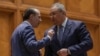 Nicolae Ciucă, actualul președinte PNL, și Florin Cîțu, fost președinte PNL, au obținut funcțiile datorită sprijinului președintelui Iohannis, afirmă analiștii. Eliminarea lui Florin Cîțu din toate pozițiile s-a petrecut în doar nouă luni. 