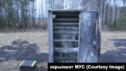 Спаленая рэлейная шафа на Беларускай чыгунцы пад Асіповічамі. Архіўнае фота