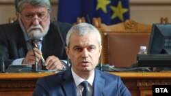 Пратеникот и лидер на политичката партија „Преродба“ Костадин Костадинов во Бугарското Собрание.