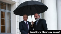 Владимир Путин и Никол Пашинян. Сочи, 31 октября