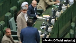 علی مطهری از جمله امضاکنندگان تذکر کتبی به وزیر ارشاد است