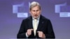 Johannes Hahn, az EU költségvetési és adminisztrációs biztosa tájékoztatja a sajtót a magyar uniós forrásokkal kapcsolatos bizottsági javaslatról az EU brüsszeli központjában 2022. szeptember 18-án