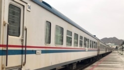 Diňle: Daşoguz we Lebap sebitleri iki welaýatyň arasyndaky transport kynçylyklary zerarly aýraçylyk çekýär