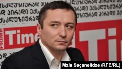 Масла в огонь подлил и бывший сотрудник Глданской тюрьмы Владимир Бедукадзе, который лично снимал на камеру издевательства над заключенными.