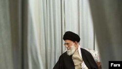 جناح اصولگرا به رغم تفاوت های درونی اش بدنه مديريتی نظام را از راس تا ذيل از افراد و گروه هايی که غير وفادار به آيت الله علی خامنه ای خوانده شدند، پاک کرده است.