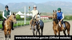 Serdar Berdimuhamedow (çepde), Gurbanguly Berdimuhamedow we Kerimguly