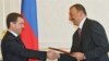 Эксперты считают, что дальше улыбок сотрудничество глав России и Азербайджана не пойдет