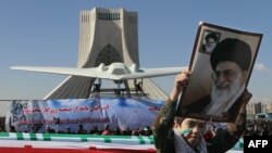 ماکت آر کیو ۱۷۰ در یکی از راهپیمایی‌های دولتی در سالگرد انقلاب در ایران
