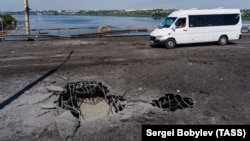 Днепр дарыясындагы Антонов көпүрөсү.