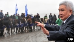 Gyrgyzystanyň “Ar-namys” atly syýasy partiýasynyň lideri Feliks Kulow.