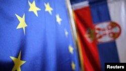 Zastave EU i Srbije