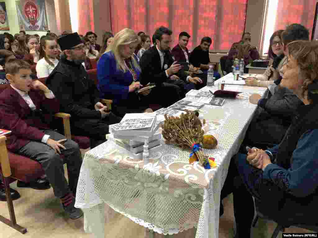 Dezbaterea de la Liceul „Meşterul Manole” din Sălcuţa