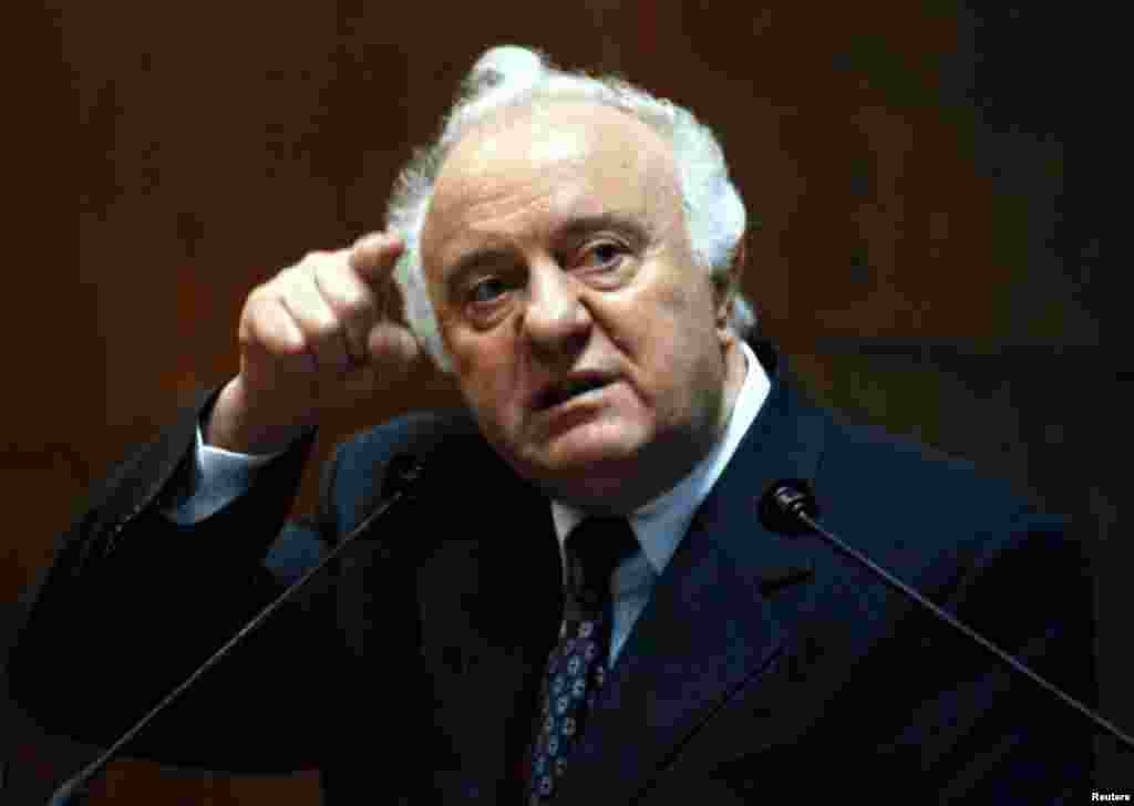 Eduard Şewardnadze. 1998 ý.