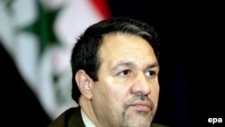 علی دباغ، سخنگوی دولت عراق، روز سه شنبه، هفتم فوریه، گفت که سفارت ایران در بغداد معتقد است که دیپلمات ایرانی ربوده نشده بلکه دستگیر شده است.
