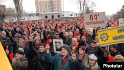 Armenia -- Supporters of Tigran Karapetian, the owner of the closed ALM television, rally in Yerevan, 28Feb2011.