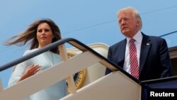 АКШ президенти Дональд Трамп жубайы Мелания Трамп менен. 