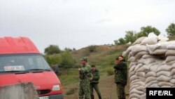 Блокпост в селе Переви