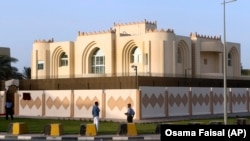 دفتر طالبان در دوحه قطر که مذاکرات زلمی خلیل‌زاد، نماینده آمریکا با طالبان در آن برگزار می‌شود