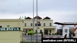 Mundan öň Özbegistan bilen Türkmenistanyň serhedindäki ýeke geçelge, Farab-Alat barlag nokady işleýärdi.