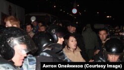 Ошӯби зидди муҳоҷирон дар минтақаи Бирюлёвои Маскав дар таърихи 13-уми октябр. Акс аз бойгонӣ.