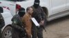 Ели Шараби, държан като заложник в Ивицата Газа, е освободен от бойци на Хамас, 8 февруари 2025 г.