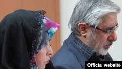 میرحسین موسوی و زهرا رهنورد از زمستان ۱۳۸۹ در حصر به سر می‌برند.