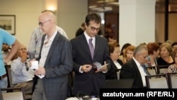 Toronto -- A new film by Atom Egoyan was introduced in Canada. 31May, 2014
