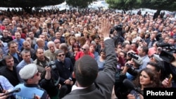 ՓՄՁ ներկայացուցիչների բողոքի ակցիան կառավարության շենքի դիմաց, 2-ը օգոստոսի, 2014