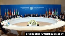 Түрк тилдүү мамлекеттердин кызматташуу кеңешинин жетинчи жыйыны. Баку, Азербайжан. 2019-жыл.