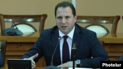 Armenia - Defense Minister Davit Tonoyan speaks at a news conference in Yerevan, 12 November 2018.