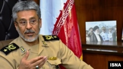 حبیب‌الله سیاری، معاون هماهنگ‌کننده ارتش، از سپاه پاسداران انتقاد کرده است