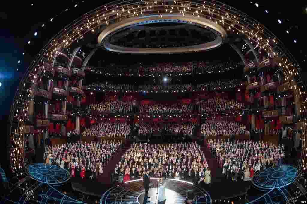 Glamurozna ceremonija dodjele Oskara u Dolby Teatru pred 3300 prisutnih.