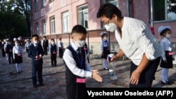 Изилдөөдө өлкөдө кесипкөй мугалимдердин жетишсиздиги да айтылды. 