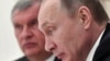 Оьрсийчоьнан президент Путин Владимир а, Роснефтан куьйгалхо Сечин Игор а, Кремл, Чиллан-беттан 25 де, 2017-гIа шо