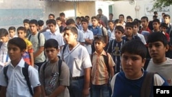 ایران در حال حاضر پانزده ميليون دانش آموز دارد.(عکس: فارس)