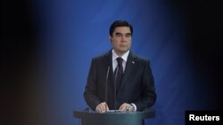 Türkmen prezidenti Gurbanguly Berdimuhammedow näme üçin birden 29-njy awgustda Berline geldi? 