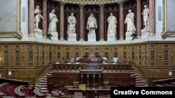 Ֆրանսիայի խորհրդարանի վերին պալատի` Սենատի դահլիճը:
