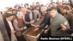 پخوا د زڼغوځیو د پروسس کارخانه په افغانستان کې نه وه او دوی به زڼغوځیو د پروسیس لپاره بهر ته وړل.