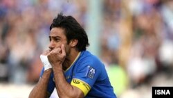 فرهاد مجیدی زننده یکی از سه گل استقلال به پیکان 