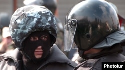 Armenia -- Riot police confront protesters in Yerevan, March 1, 2008.
